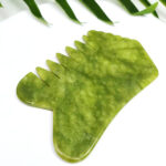 Grzebień Gua Sha z zielonego jadeitu YEYE Made in Nature - obrazek 6