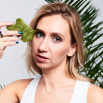 Grzebień Gua Sha z zielonego jadeitu YEYE Made in Nature - obrazek 4