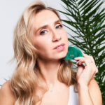 Kamień Gua Sha do masażu i relaksu - zielony Jadeit Yeye - obrazek 3