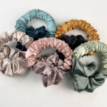 Satynowy wałek SILK BOW scrunchie do robienia loków YEYE - obrazek 6