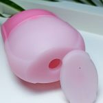 Lodowy roller z naturalnym kamieniem do masażu twarzy i ciała Yeye - obrazek 22